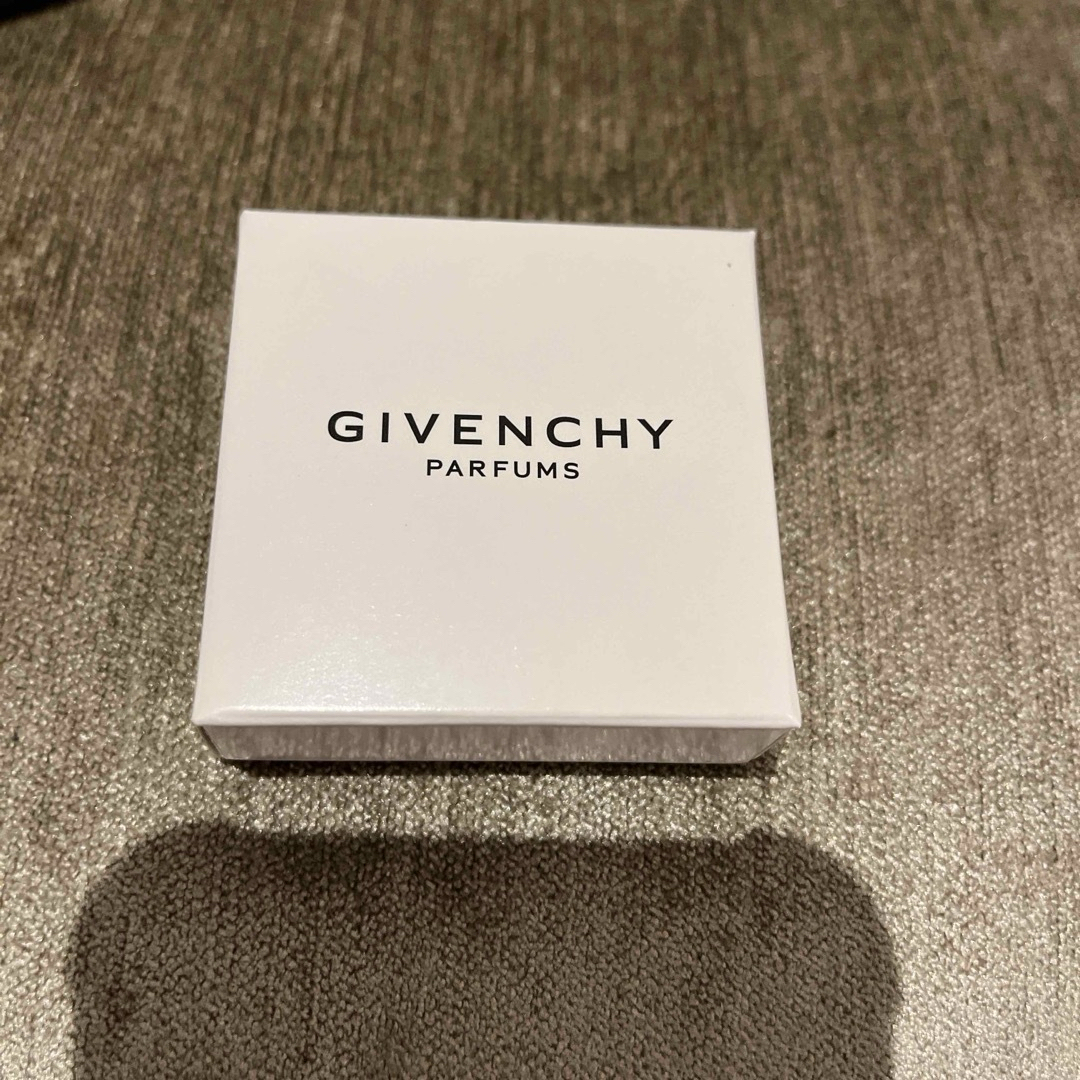 GIVENCHY - ジバンシーGIVENCHYキーホルダー最終お値下げの通販 by