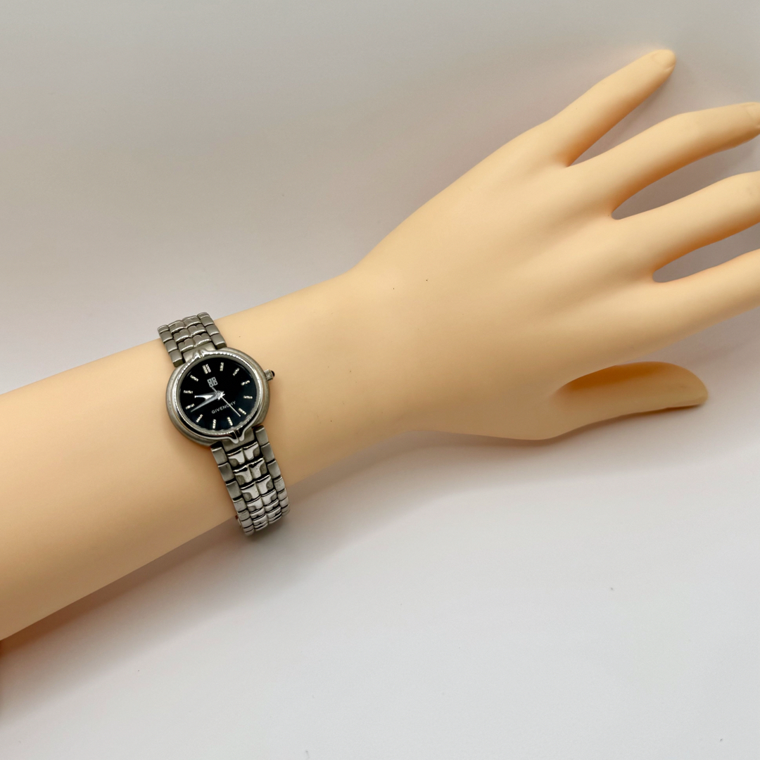 GIVENCHY - GIVENCHY ジバンシイ QZ SP.019.XV黒文字盤 レディース