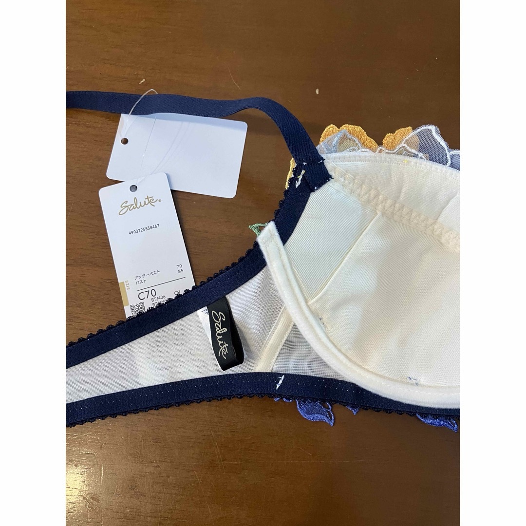 Wacoal - 新品未使用サルート 06グループ C70 OVブラ&ショーツ&ソング