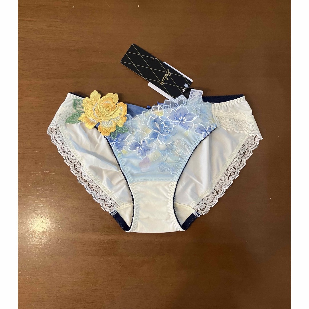 Wacoal - 新品未使用サルート 06グループ C70 OVブラ&ショーツ&ソング