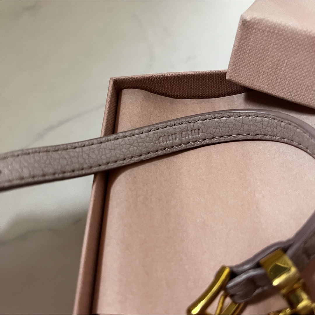 MIU MIU - miumiu クリスタル付マドラスレザーブレスレットの通販 by