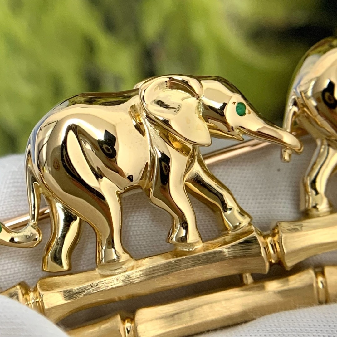 Cartier - 750 K18YG カルティエ ブローチ 象 エレファント エメラルド