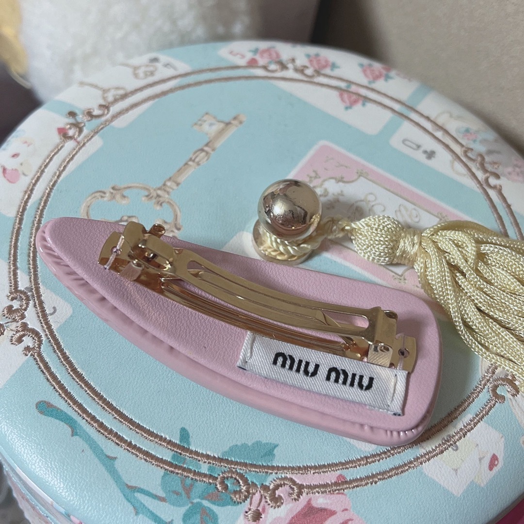 MIU MIU - Miumiu パテントレザーヘアクリップ ピンクの通販 by Me i's