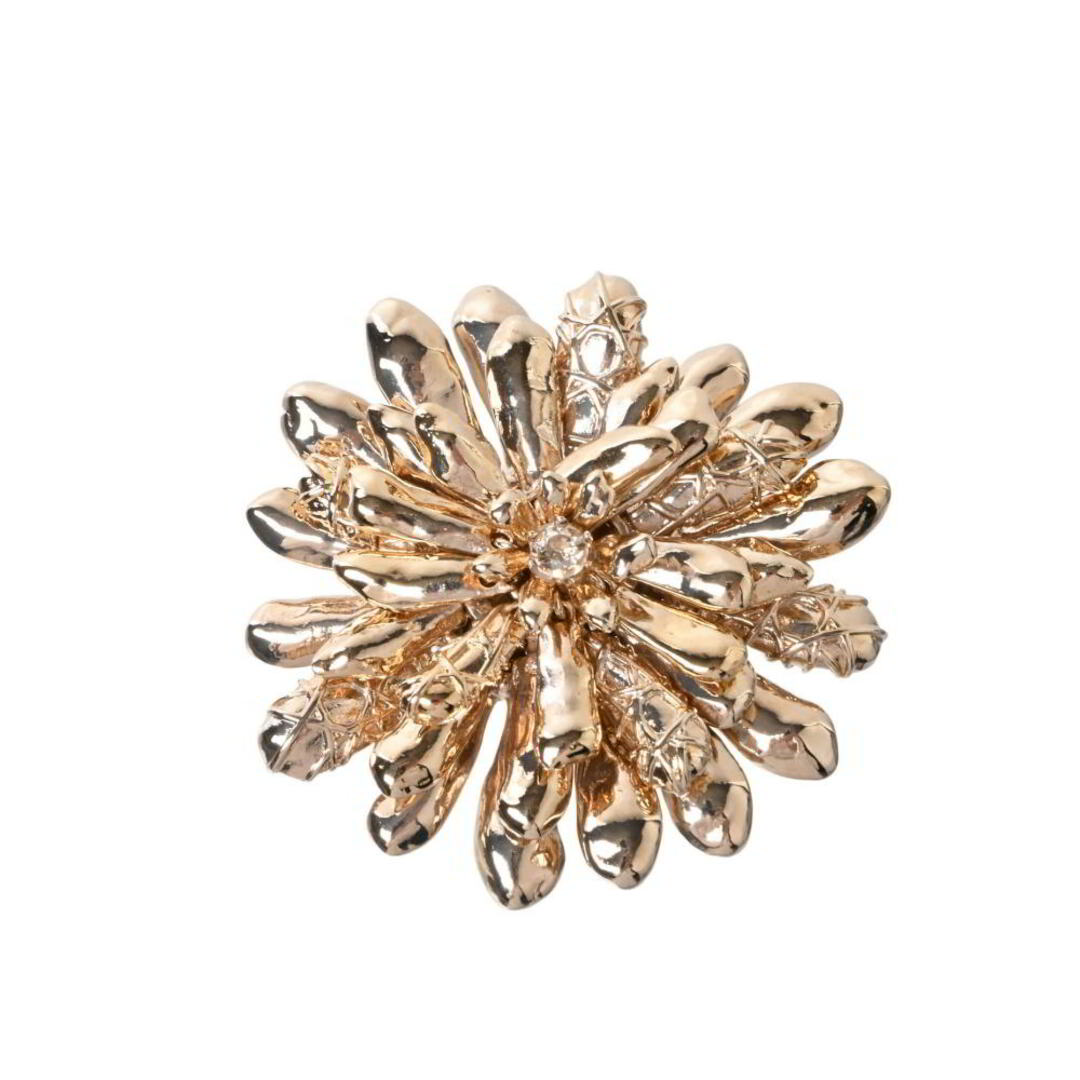 Dior - Dior フラワーモチーフ ブローチの通販 by CYCLE HEARTS ラクマ