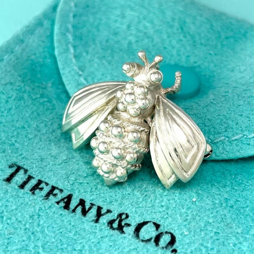 René シルバー 蜂型ブローチ - René（ブローチ/コサージュ ・ シルバー