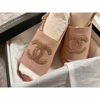 CHANEL（ベージュ系）のフリマアイテム一覧