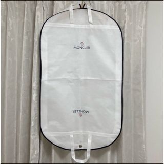MONCLER（押し入れ収納/ハンガー）のフリマアイテム一覧