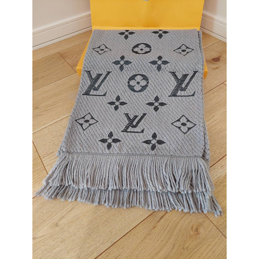 LOUIS VUITTON ロゴマニア グレーマフラー 【公式通販】