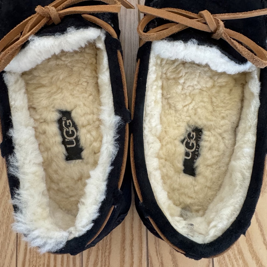 UGG - UGG アグ ダコタ モカシン US5 22cm ブラックの通販 by u-.-u