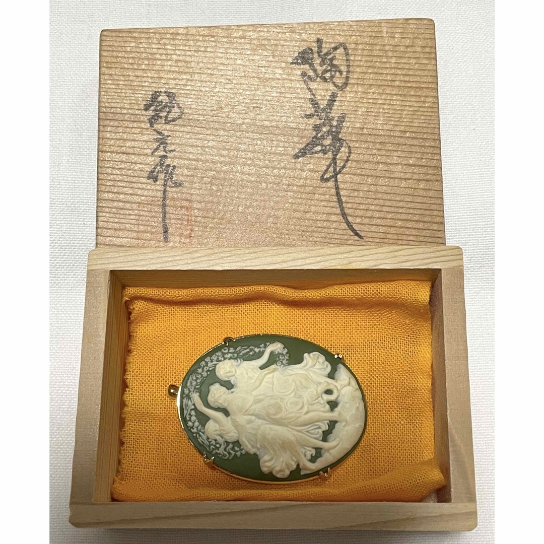 ③【TOHCA】陶華 紀元作 カメオ ブローチ(ペンダント トップ)陶器の