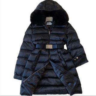 PRADA（ダウンコート ・ ホワイト/白色系）のフリマアイテム一覧