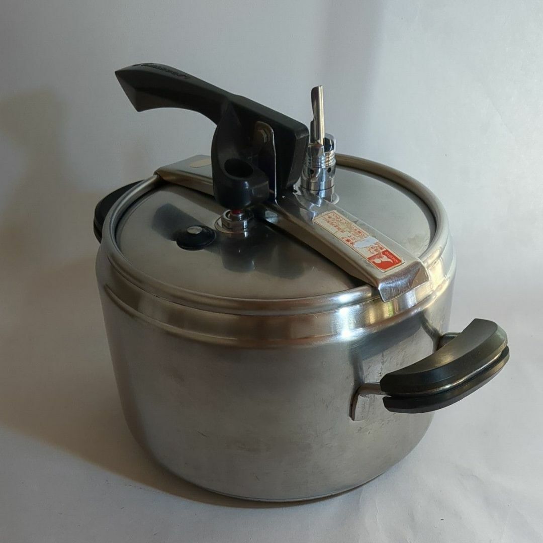 Lagostina - ラゴスティーナ圧力鍋 5リットル IH対応品 イタリア製