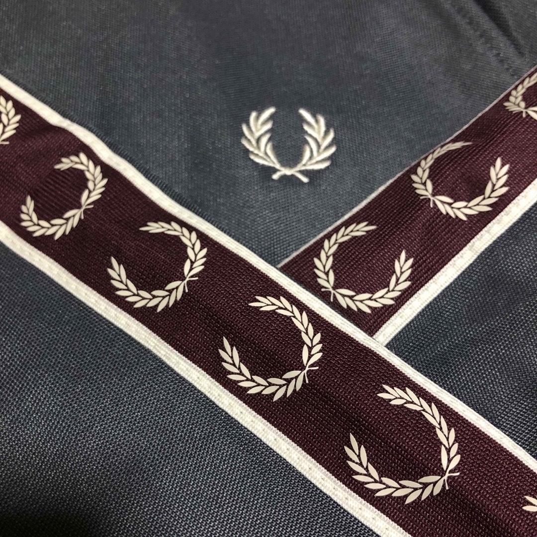 FRED PERRY - Fred Perry⭐️トラックジャケット S 刺繍テープ月桂樹
