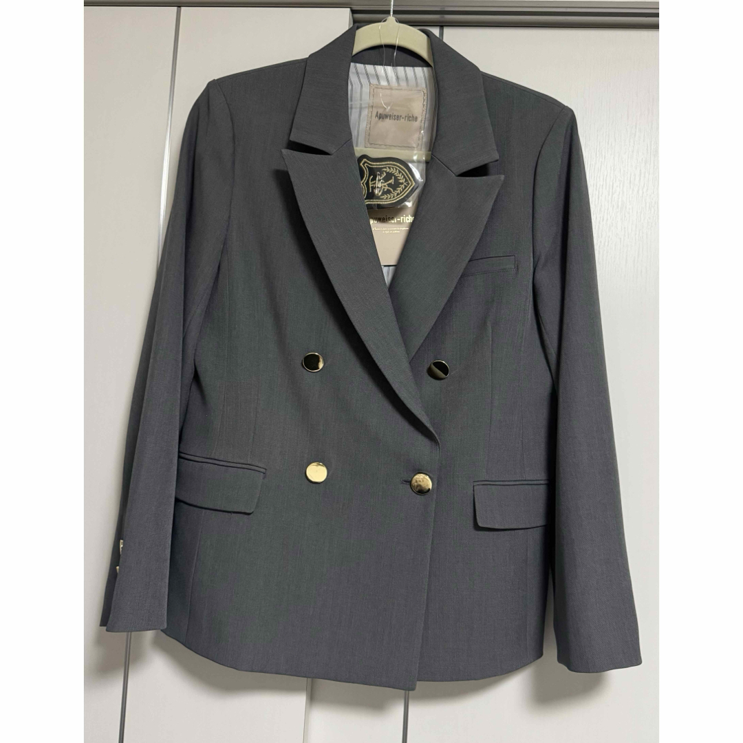 Apuweiser-riche - Apuweiser-riche エンブレムブローチ付テーラー