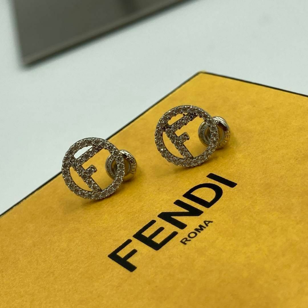 FENDI - ！新品同然！ FENDI ピアス シルバー 両耳の通販 by
