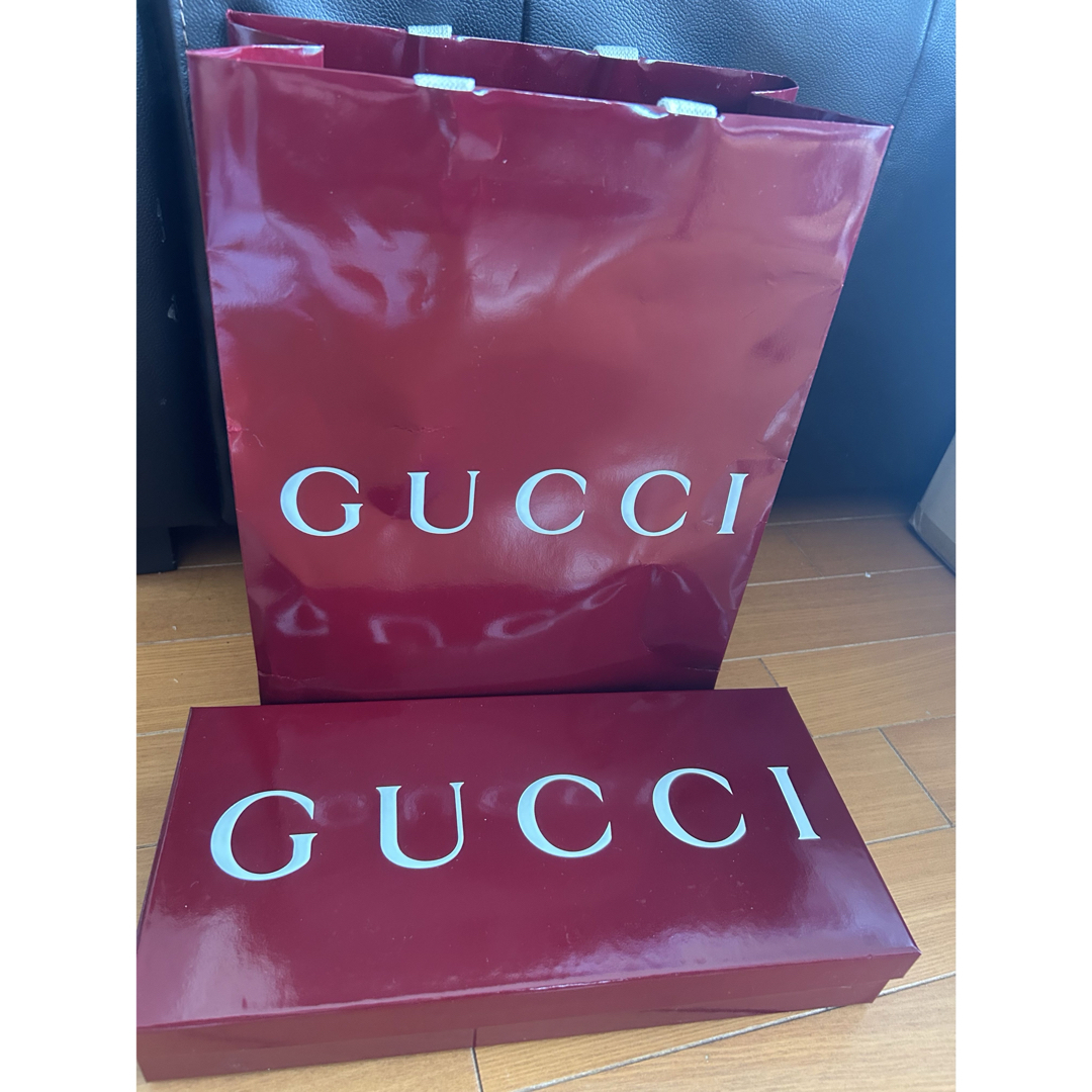 GUCCI - 【2025年版】GUCCI バーガンディ ショップ袋 ショール