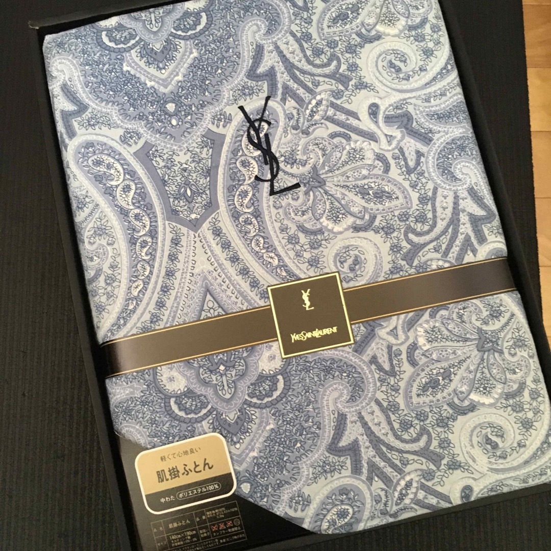 Yves Saint Laurent - 肌掛け布団 イヴ・サンローランの通販 by