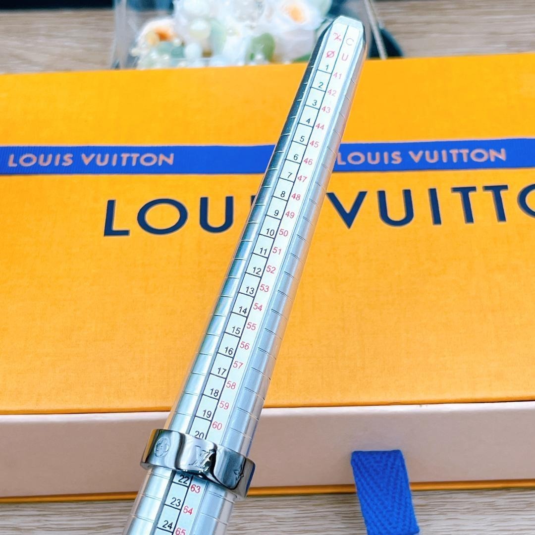 LOUIS VUITTON - ◇ルイヴィトン◇新品仕上済 M00513 LV