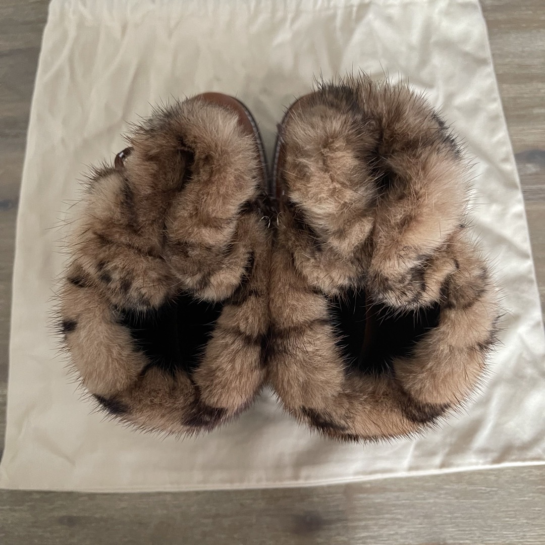 LOUIS VUITTON モノグラムブラウン 24 ムートンブーツ バックル