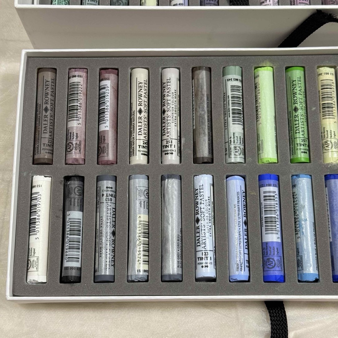 ROWNEY ラウニー ソフトパステル 60colors 60色 セットの通販 by みい