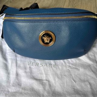 VERSACE - ヴェルサーチ VERSACE ブラック ボディバッグ 中古品の通販