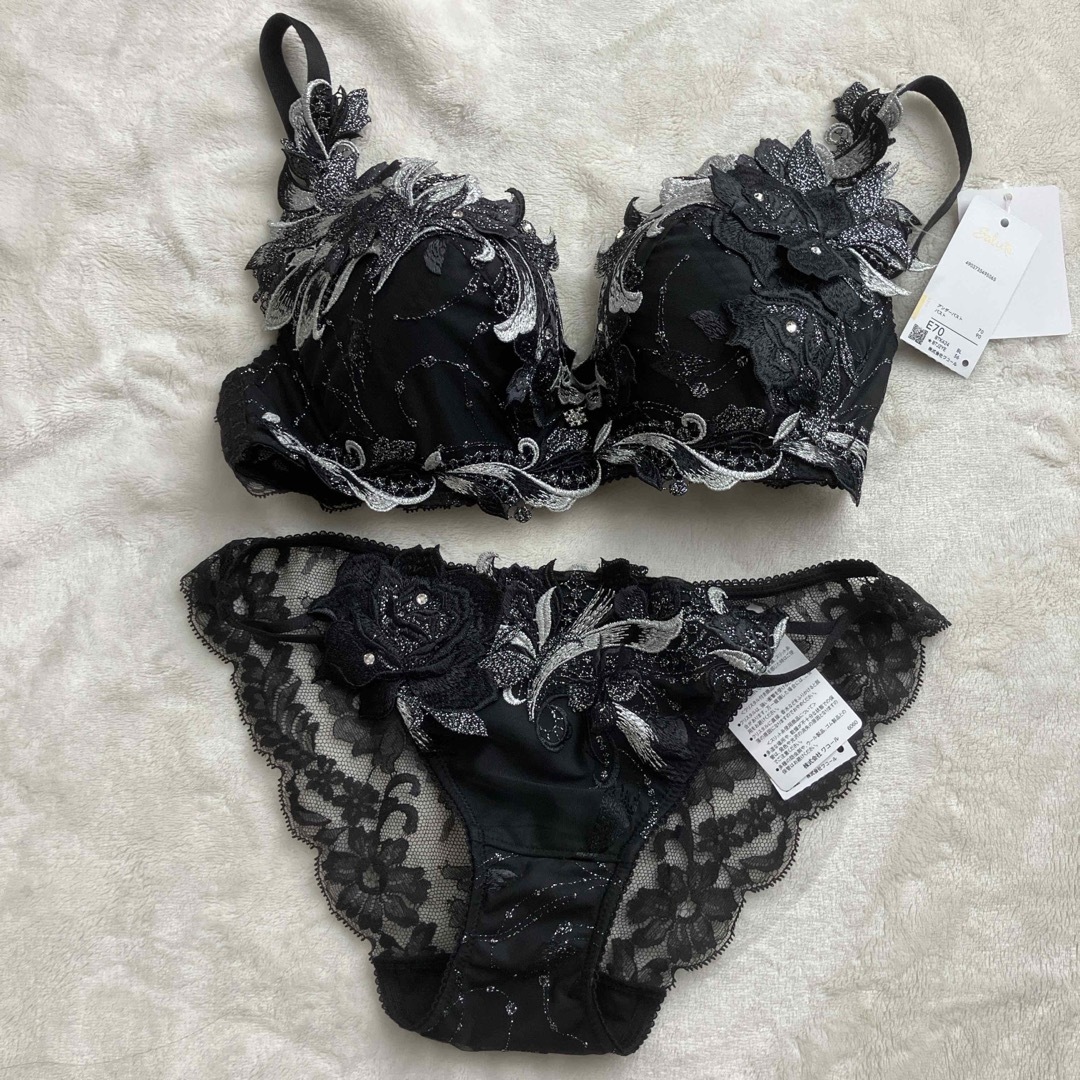 Wacoal - サルート 24グループ 事前予約品 新品未使用 E70 Mの通販 by