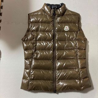 MONCLER（ダウンベスト ・ ブラウン/茶色系）のフリマアイテム一覧