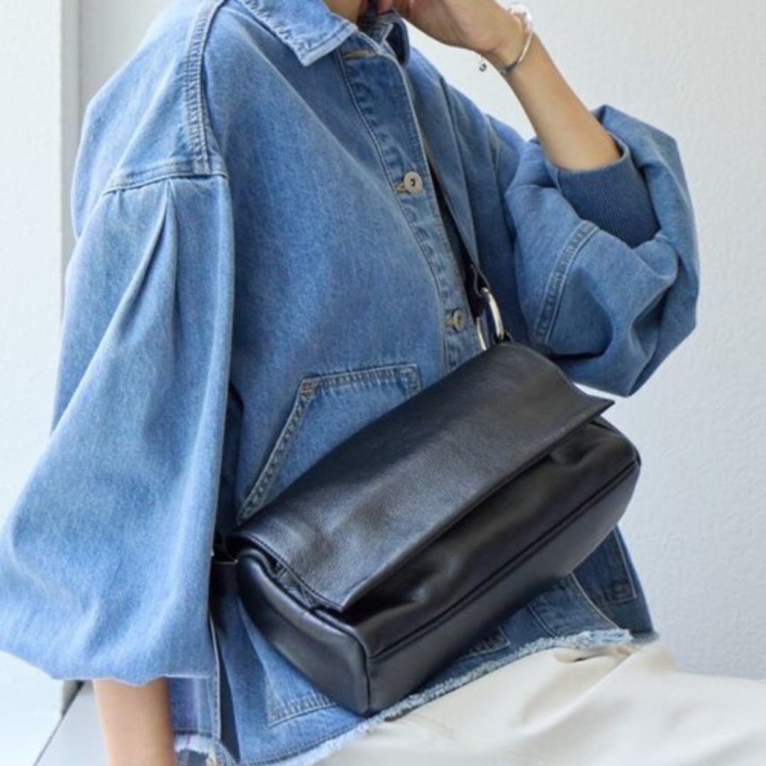 新品 タグ付き ウエストポーチ レザーリングボディバッグ ビアズリー