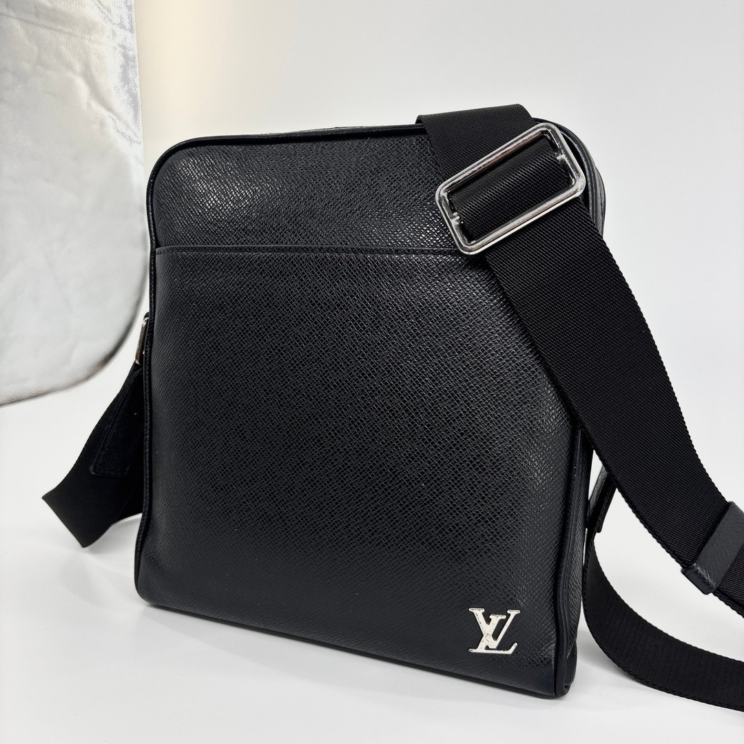 LOUIS VUITTON - 極美品 ルイヴィトン タイガ メッセンジャーPPM