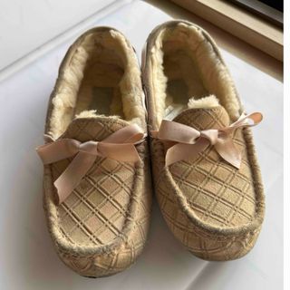 UGG（スリッポン/モカシン）のフリマアイテム一覧