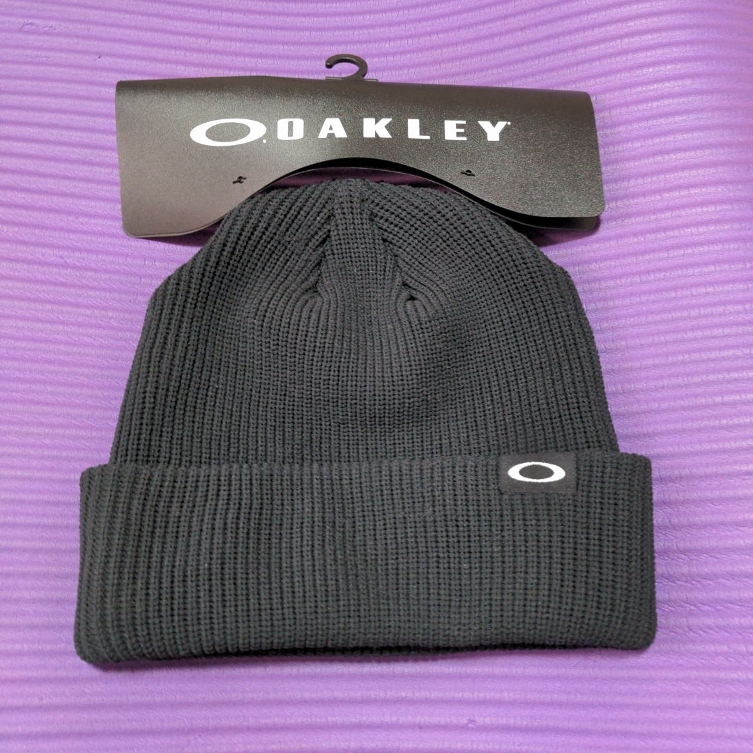 Oakley - オークリー ビーニーの通販 by DEO｜オークリーならラクマ