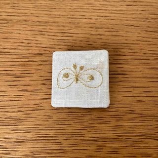 mina perhonen - ミナペルホネン ☆ サンキューベリーバッジ moorii