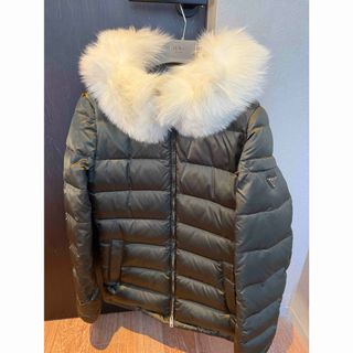 PRADA（ダウンジャケット）のフリマアイテム一覧