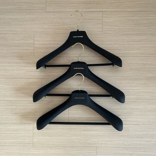 LOUIS VUITTON - ルイヴィトン ハンガー 3本 の通販 by mfbiwts's shop
