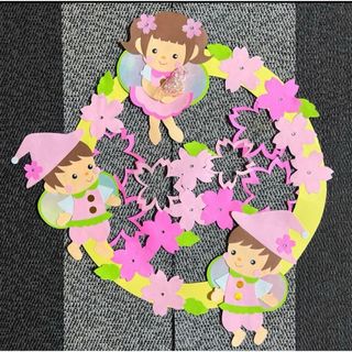 フラワーリースの入園・進級壁面飾りの通販 by 壁面飾り屋さん｜ラクマ
