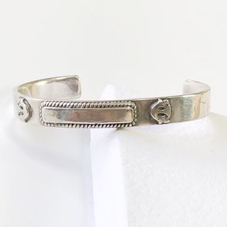 UNDERCOVER - UNDERCOVER アンダーカバー GIZ柄シルバーバングル 緊急