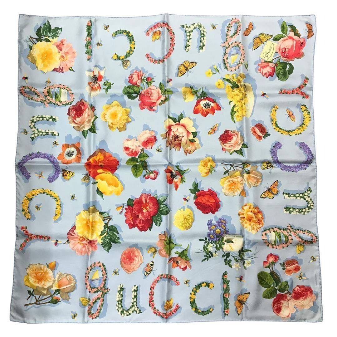 GUCCI - ☆極美品☆GUCCI 大判スカーフ シルク100% アイスブルー 花柄
