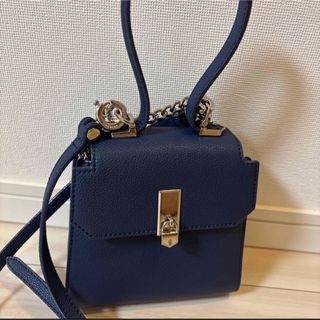 Charles and Keith - Charles and Keith A4バッグの通販 by さき