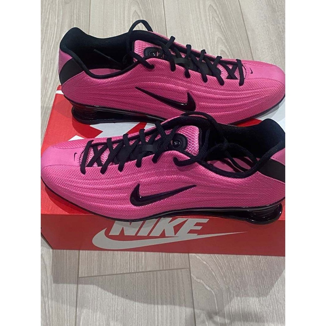 NIKE - 新品未使用品nike SHOX Zナイキショックス ピンク28cmの通販 by