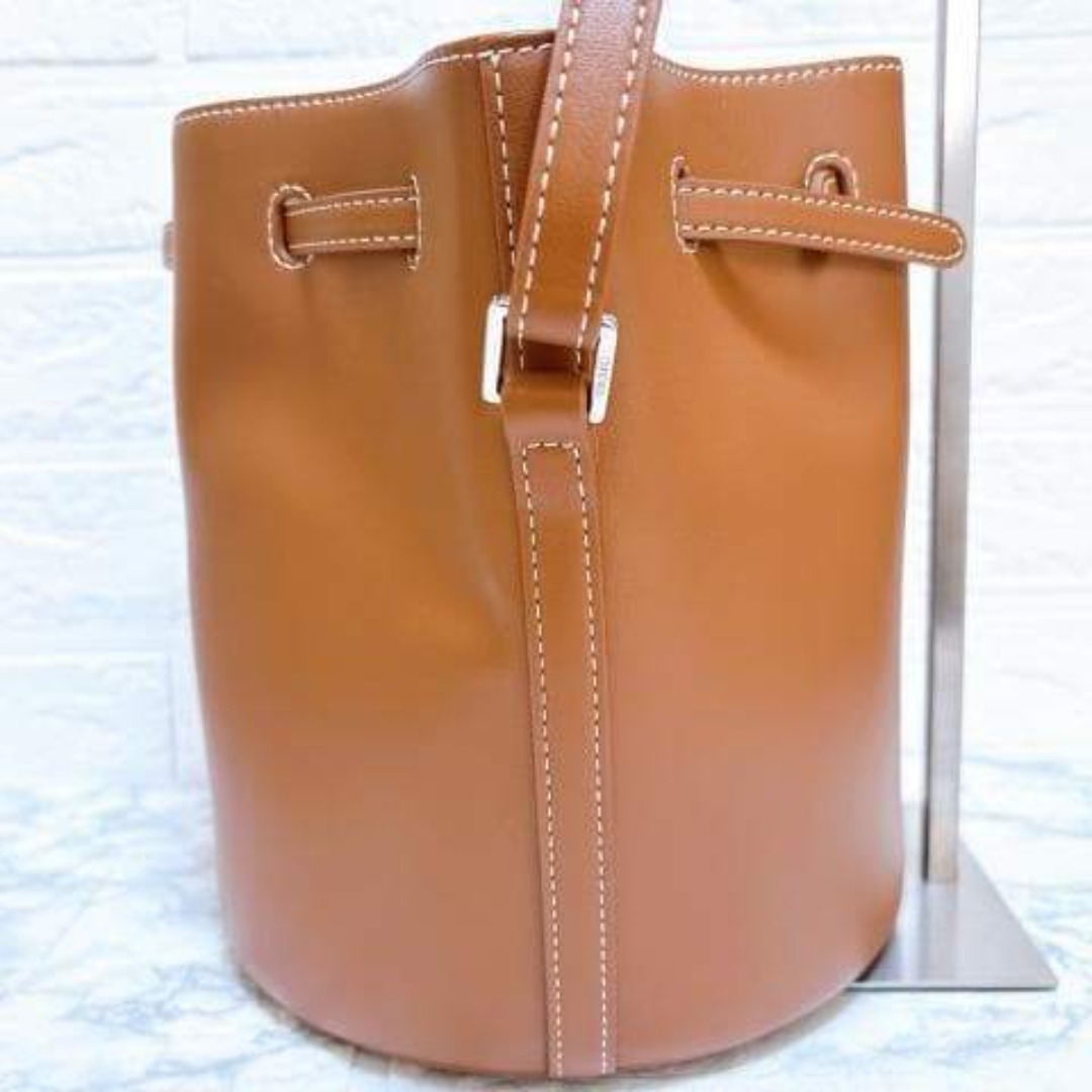 VASIC - VASIC club mini ショルダーバッグ ブラウン 巾着型の通販 by