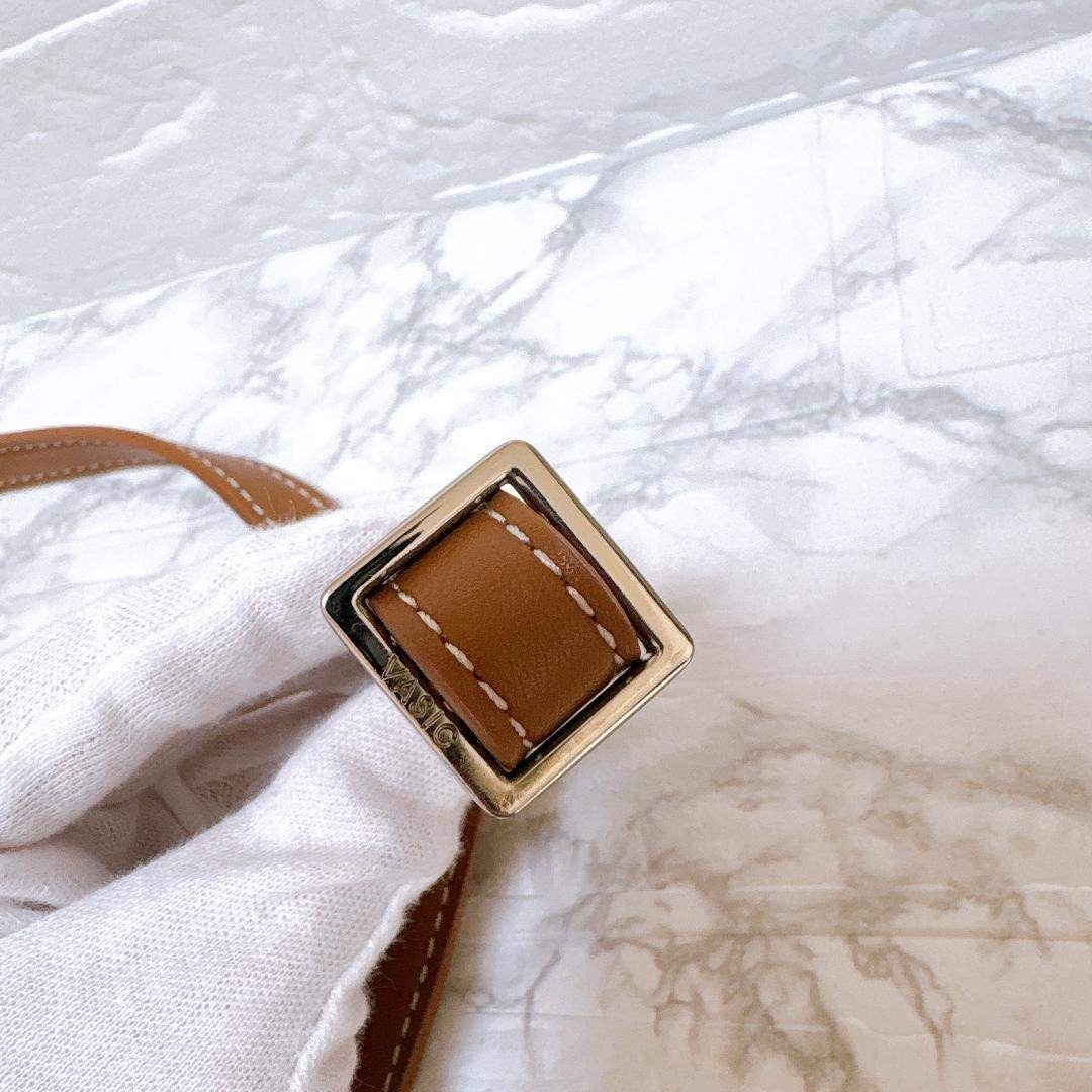 VASIC - VASIC club mini ショルダーバッグ ブラウン 巾着型の通販 by