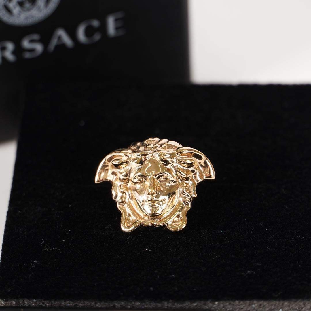 VERSACE - 【極美品✨】ヴェルサーチ 付属品完備 ピアス 片耳