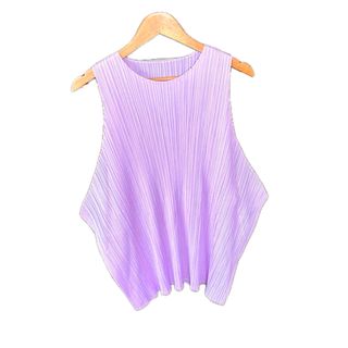 PLEATS PLEASE ISSEY MIYAKE（ピンク/桃色系）のフリマアイテム一覧