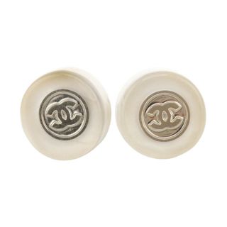 CHANEL（ピアス(片耳用)）のフリマアイテム一覧