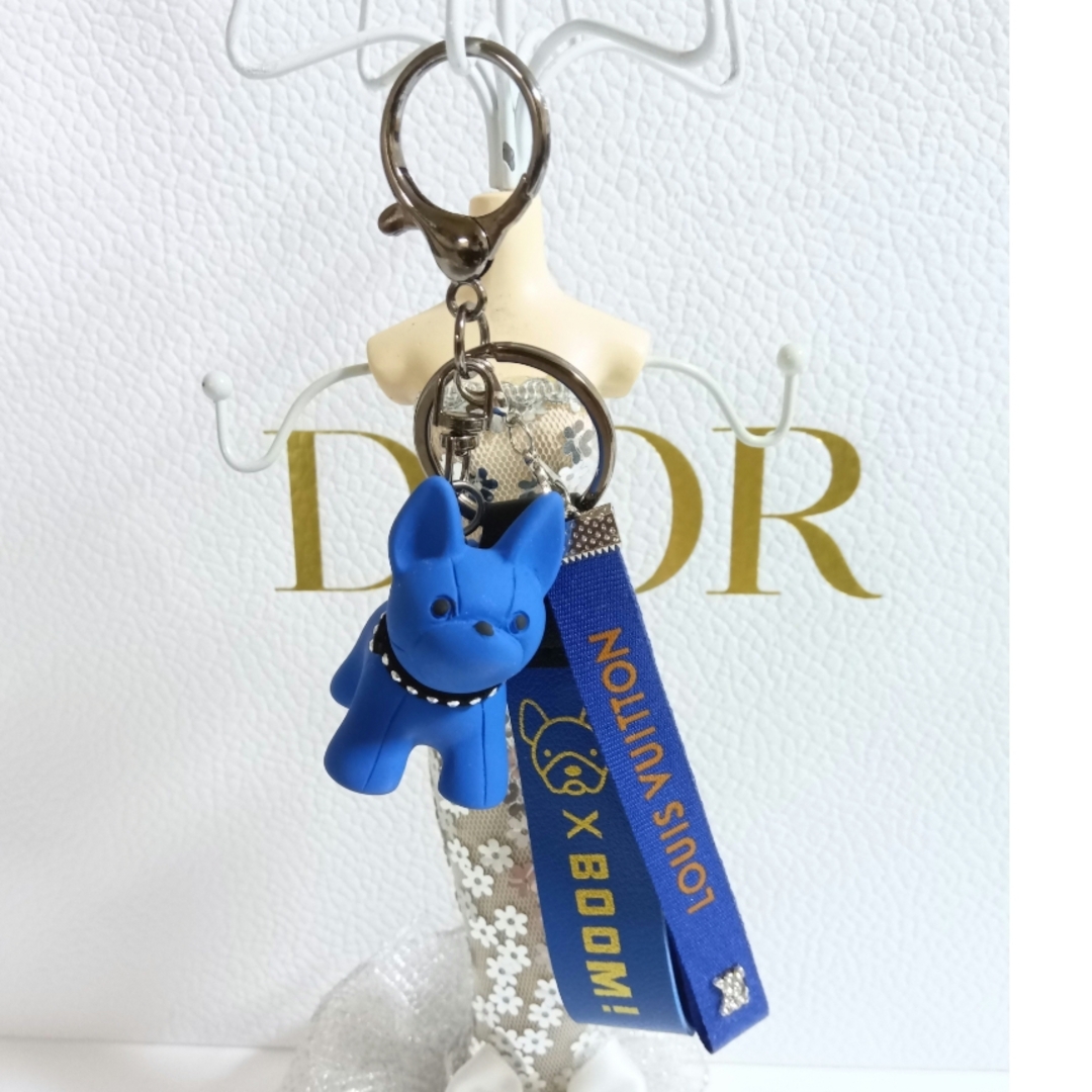 LOUIS VUITTON - LOUISVUITTONラッピングリボンチャーム付キーホルダー