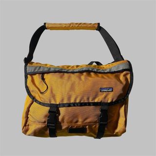 メッセンジャーバッグ (イエロー/黄色系)のフリマアイテム一覧