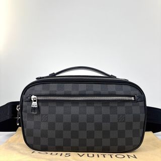 LOUIS VUITTON - ルイ ヴィトン キーホルダー LV トレイナー