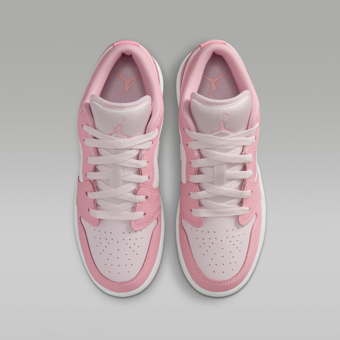 Jordan Brand（NIKE） - 【新品23.5cm】NIKEエアジョーダン1LOW GS