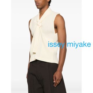 ISSEY MIYAKE - HOMME PLISSE ISSEY MIYAKE プリーツ ベストの通販 by