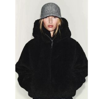 ZARA - ZARA フェイクファーパーカーの通販 by Rin shop 🐄｜ザラなら